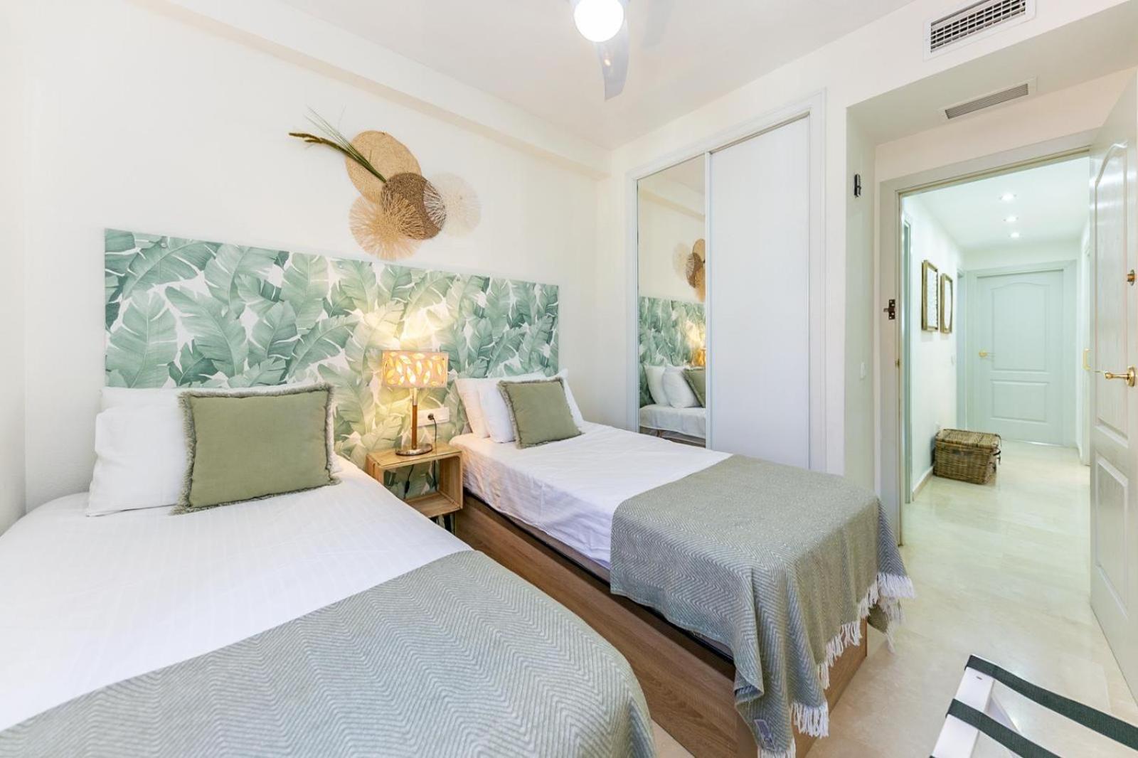 Penthouse Beach Apartment ฟูเอนฮิโรลา ภายนอก รูปภาพ